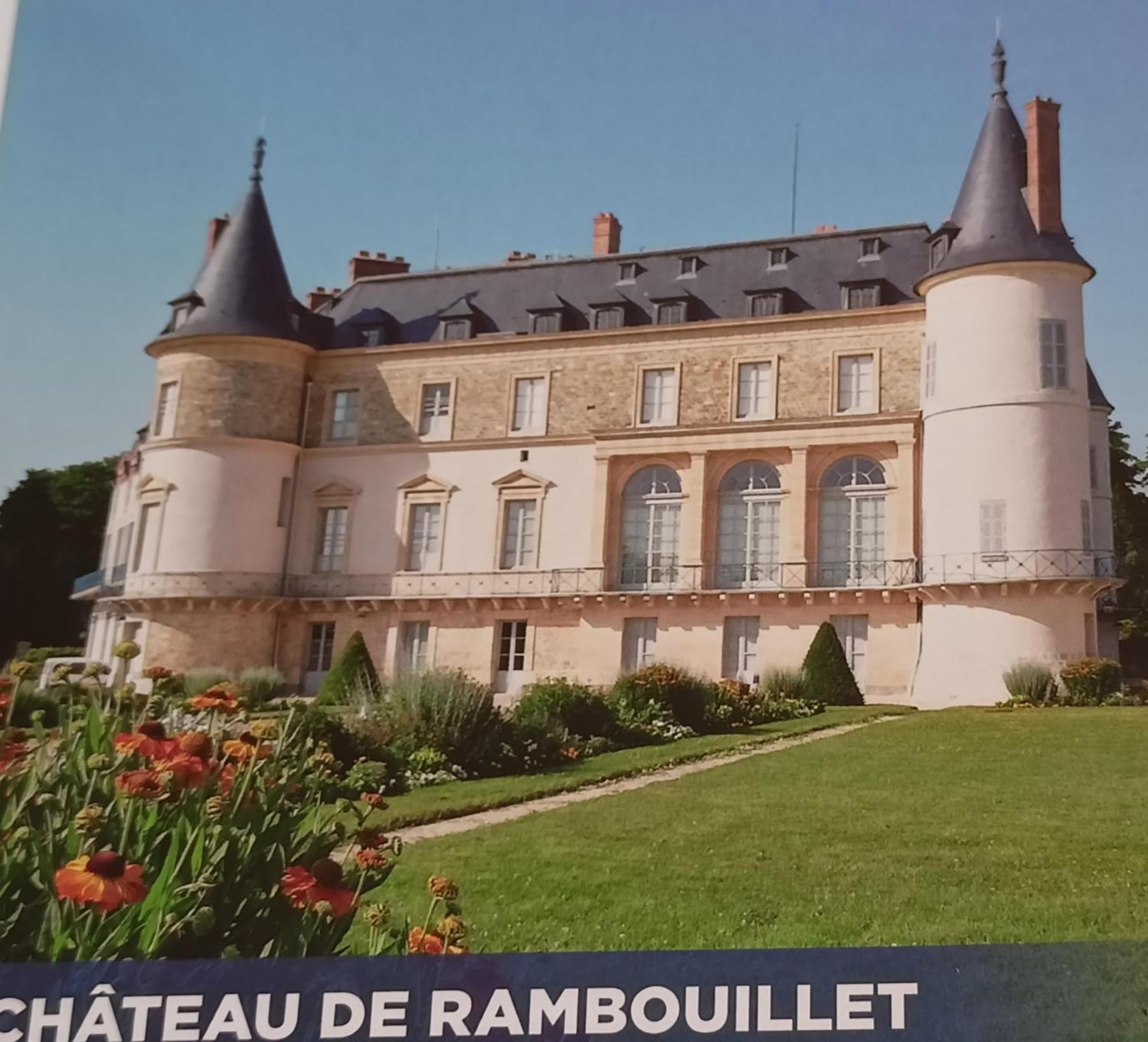 Appartement Cosy Et Chaleureux Saint-Arnoult-en-Yvelines Eksteriør bilde